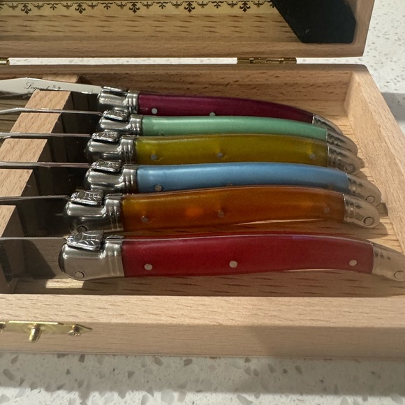 Laguiole Steak Knives Set - Picture 3 of 5